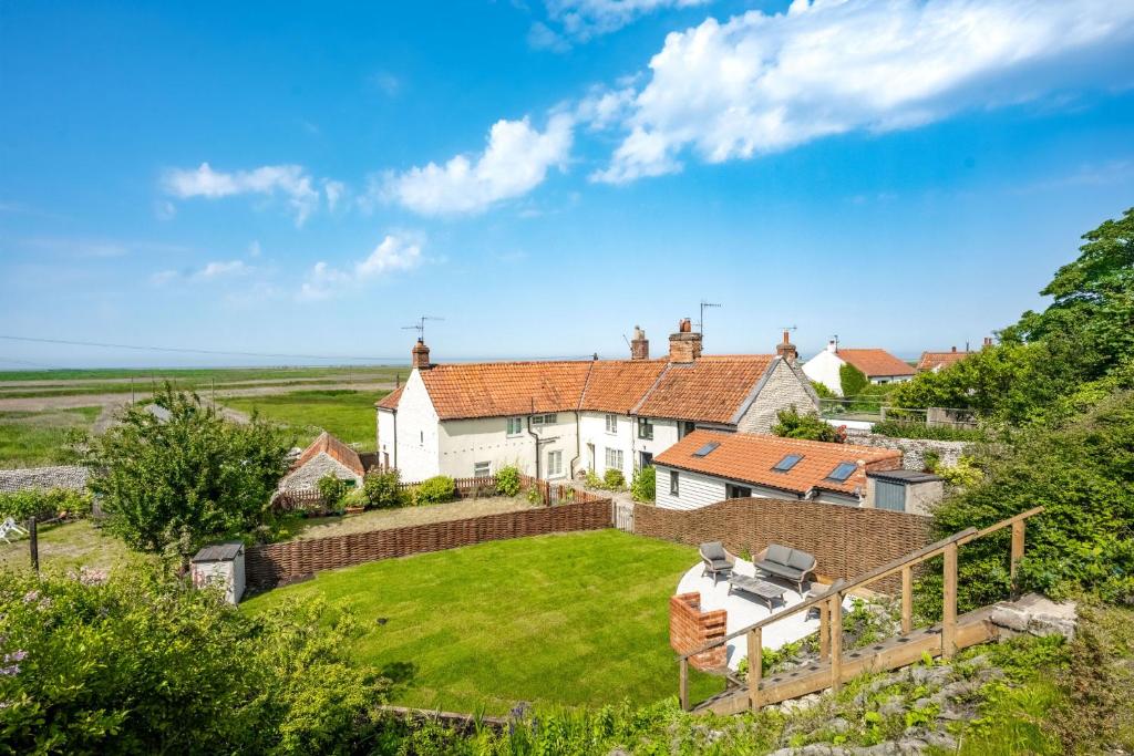 Spyglass Cottage by Big Skies Cottages, Cley next the Sea (updated