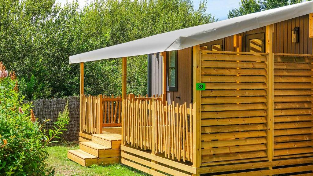 Vonkajšia záhrada v ubytovaní Camping le Dolmen, Carnac, Morbihan