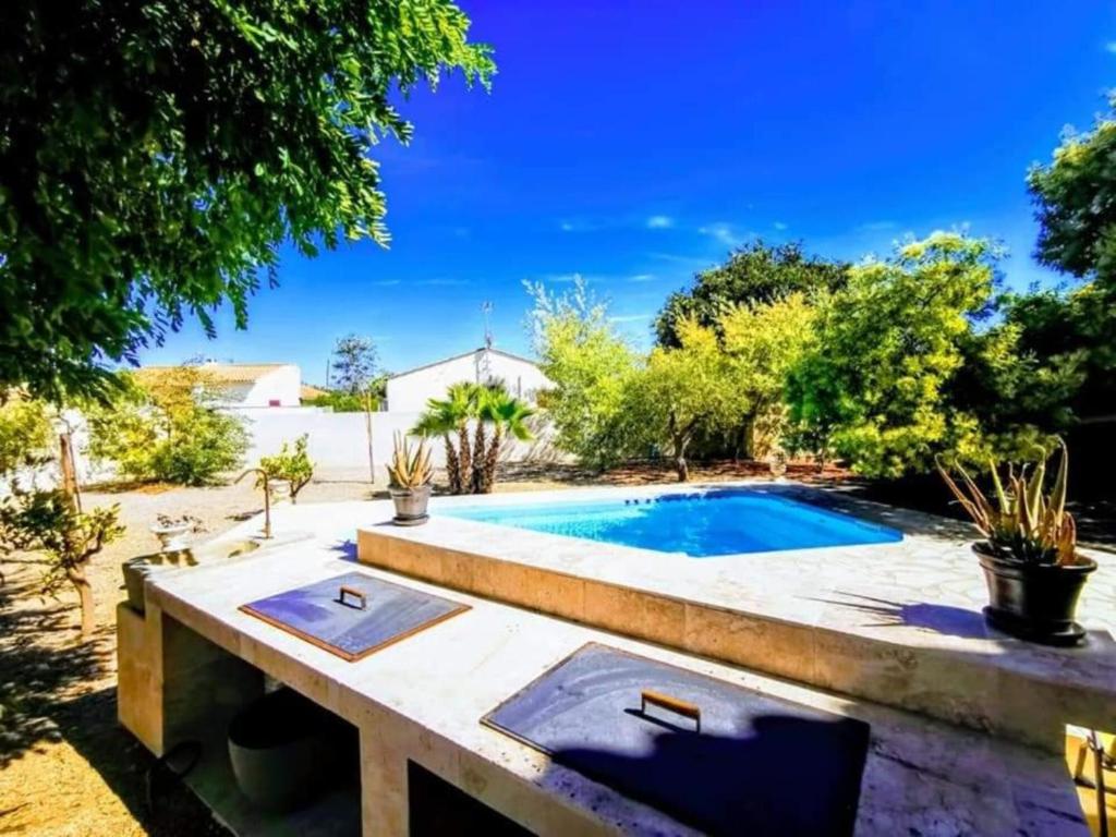 The swimming pool at or close to Villa Napoléon