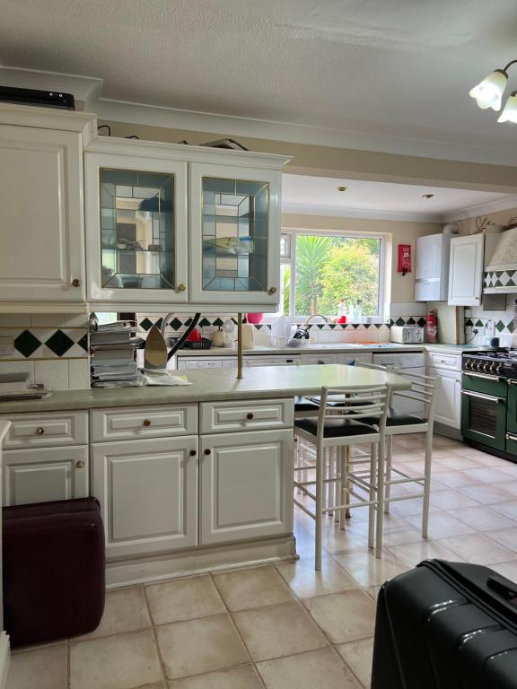 Η κουζίνα ή μικρή κουζίνα στο Oxborne Rooms UK - 22 Seaton