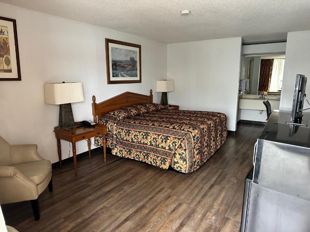 Executive Inn - Single Room With Private Bathroom