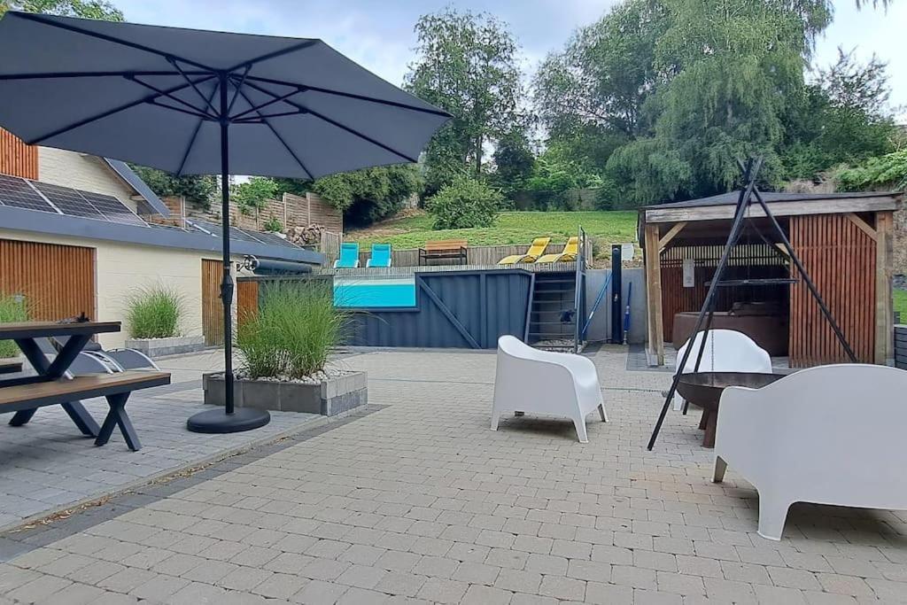 Photo de la galerie de l'établissement Gîte Ô 29 #CONTAINER POOL#JACUZZI#, à Namur