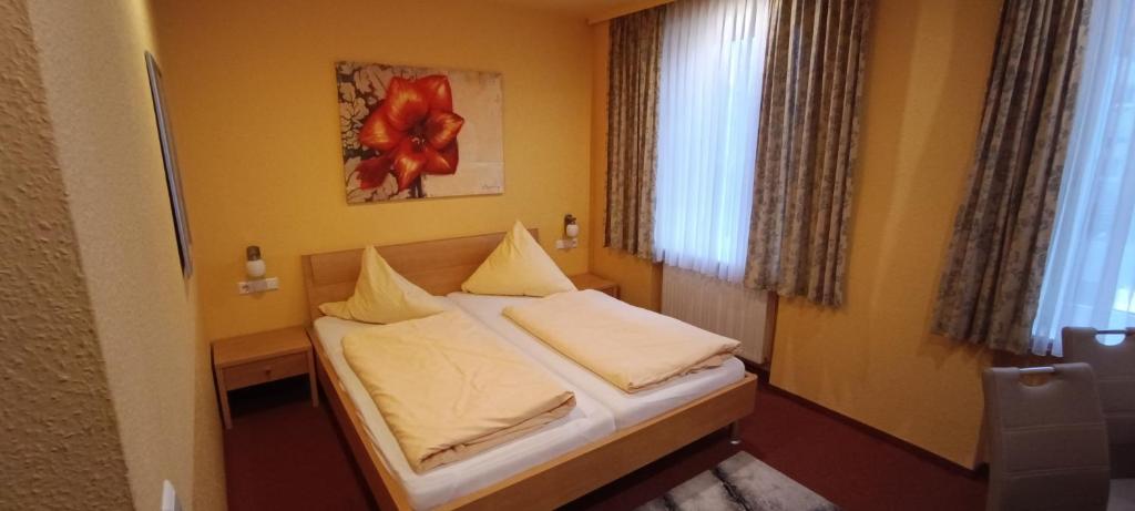 Hotel Romäus - Double Room With Private Bathroom