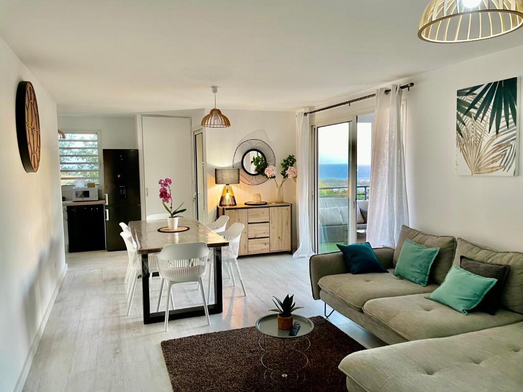 Χώρος καθιστικού στο Max Appart : T3 en résidence - St Gilles les bains