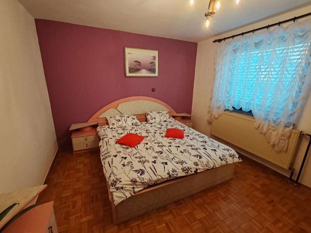Postel nebo postele na pokoji v ubytování Apartment Prešeren