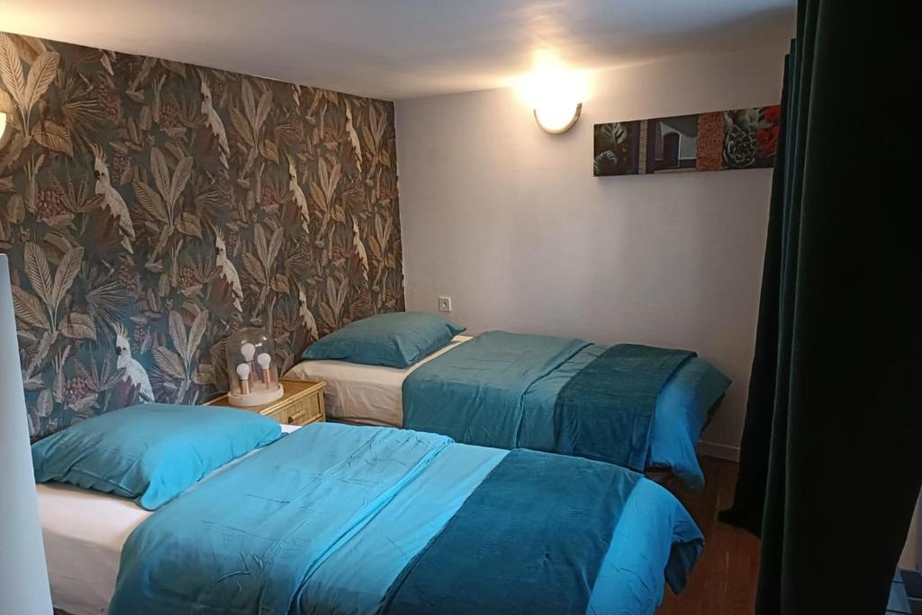 Cama ou camas em um quarto em Town house in Cannes city center