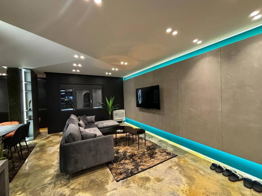 Luxury Boutique Apartment / Komuna Parisit / near to Tirana Lake