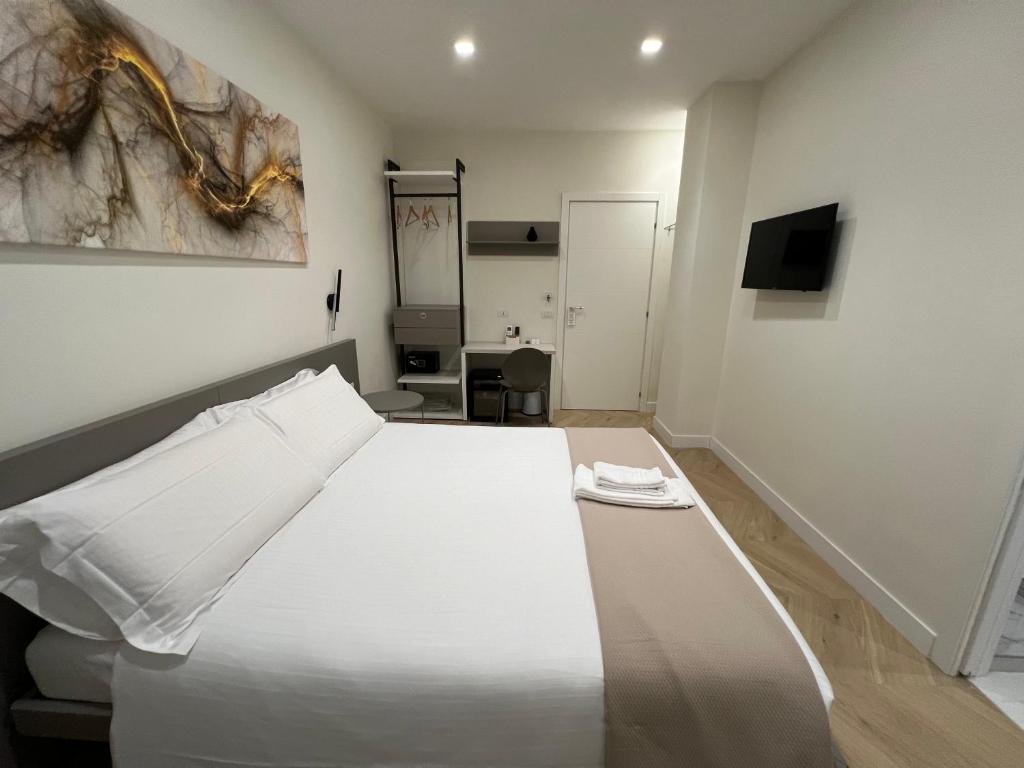 Vittoria's Luxury Rooms - 16