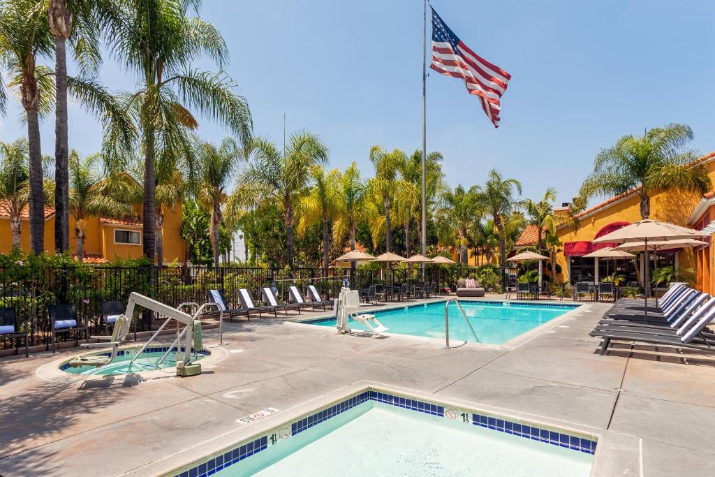 Clementine Hotel & Suites Anaheim photo
