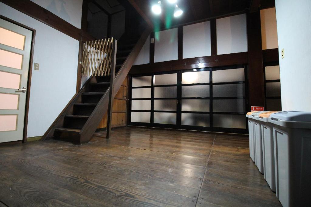 Fotografie z fotogalerie ubytování 貸切民泊勝山ベース325 福井県立恐竜博物館まで車で5分 v destinaci Kitarokuroshi