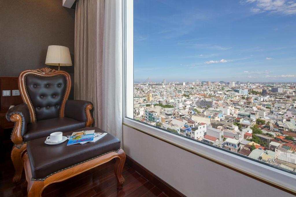 Căn hộ 2 phòng ngủ nhìn ra hồ nước