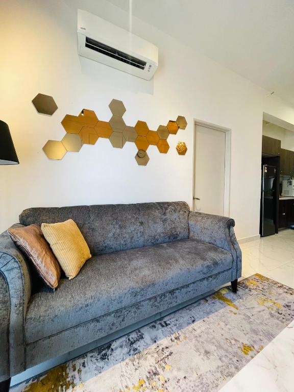Posezení v ubytování The Opal Suite Troika Kota Bharu 1 Bedroom