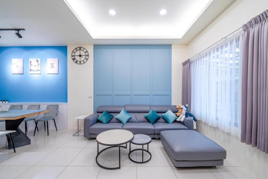 Χώρος καθιστικού στο Little House Homestay