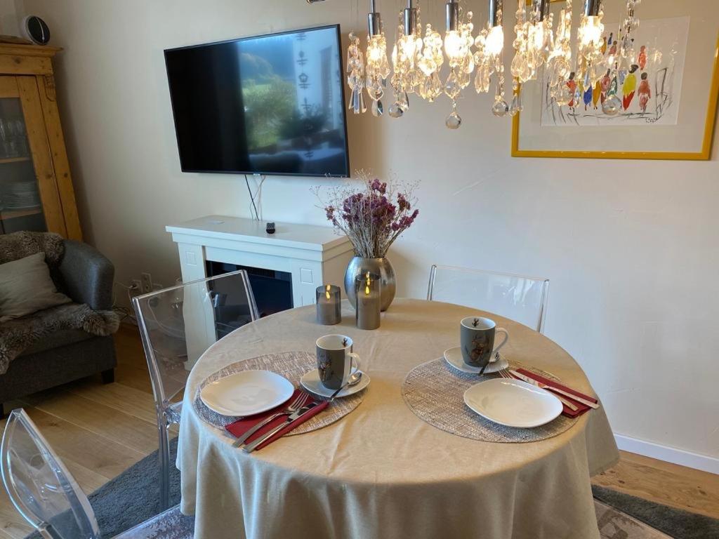 TV a/nebo společenská místnost v ubytování Flims Chalet