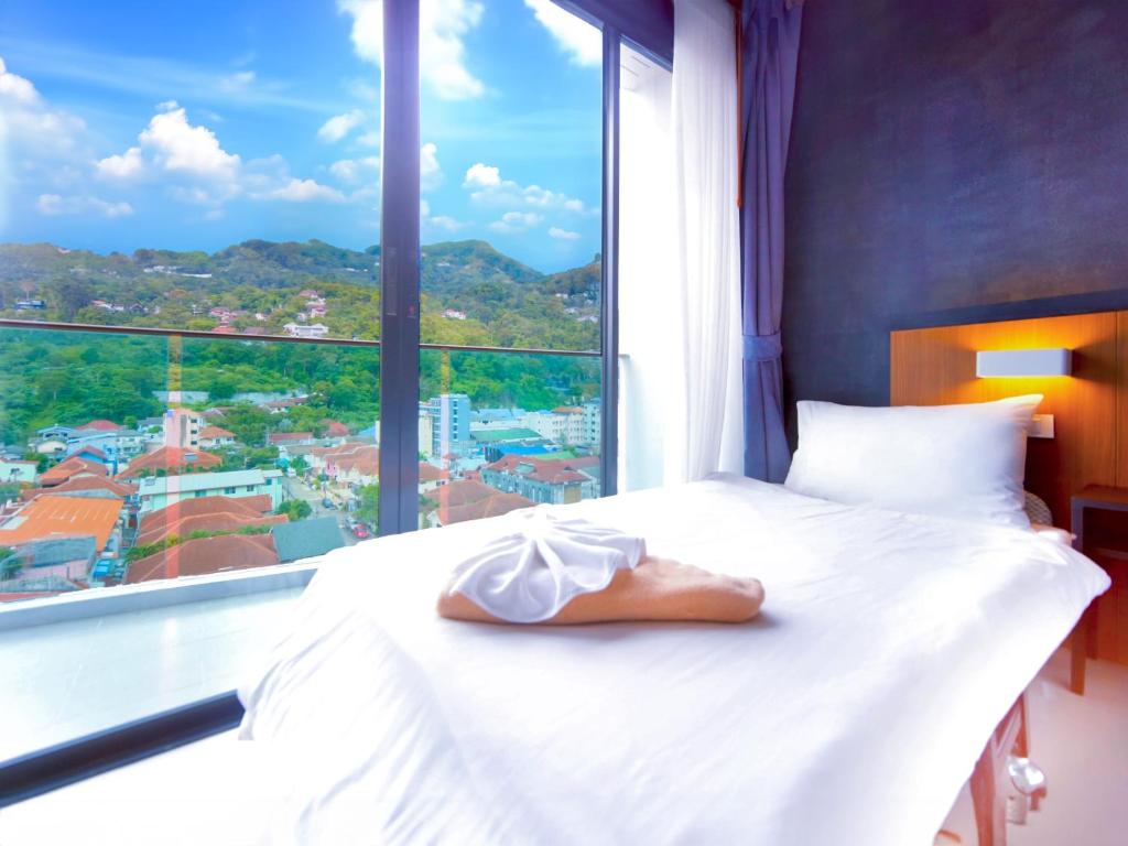 Phoenix Grand Patong - Resim 22