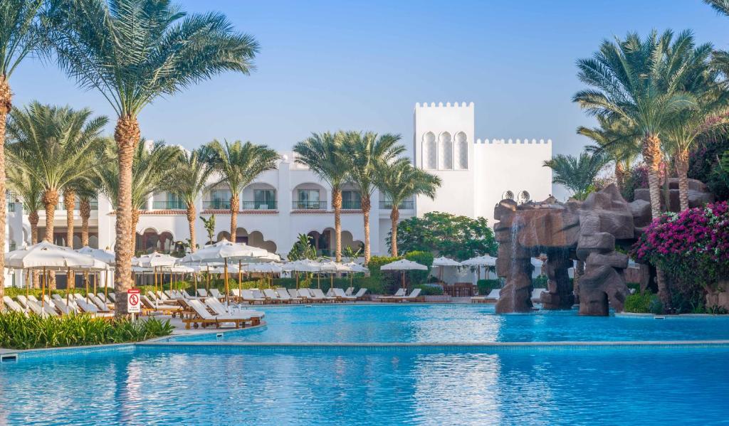 The swimming pool at or close to Baron Palms Adults Friendly Only 16 years plus Boutique Hotel Style