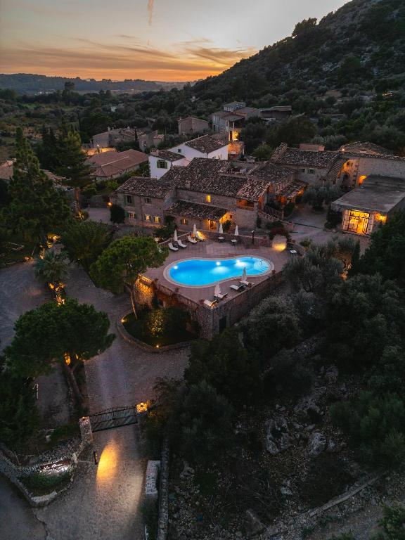 The swimming pool at or close to Ca'n Beneït