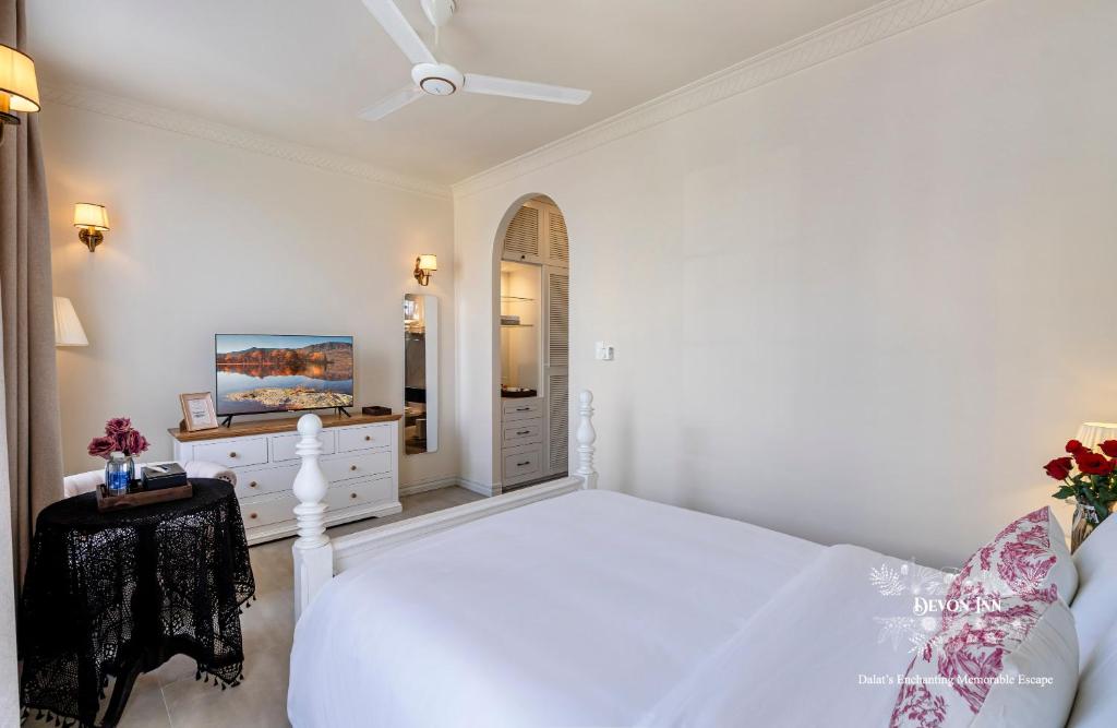 Devon Inn - Sala De Reina Con Balcón