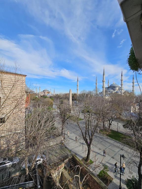 لابی و فضای عمومی Optimist Hotel - تصویر ۵