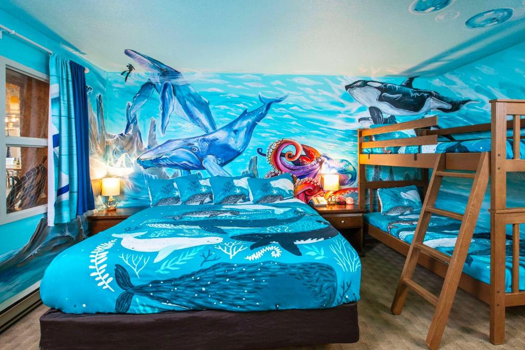 Postel nebo postele na pokoji v ubytování Quality Inn & Suites