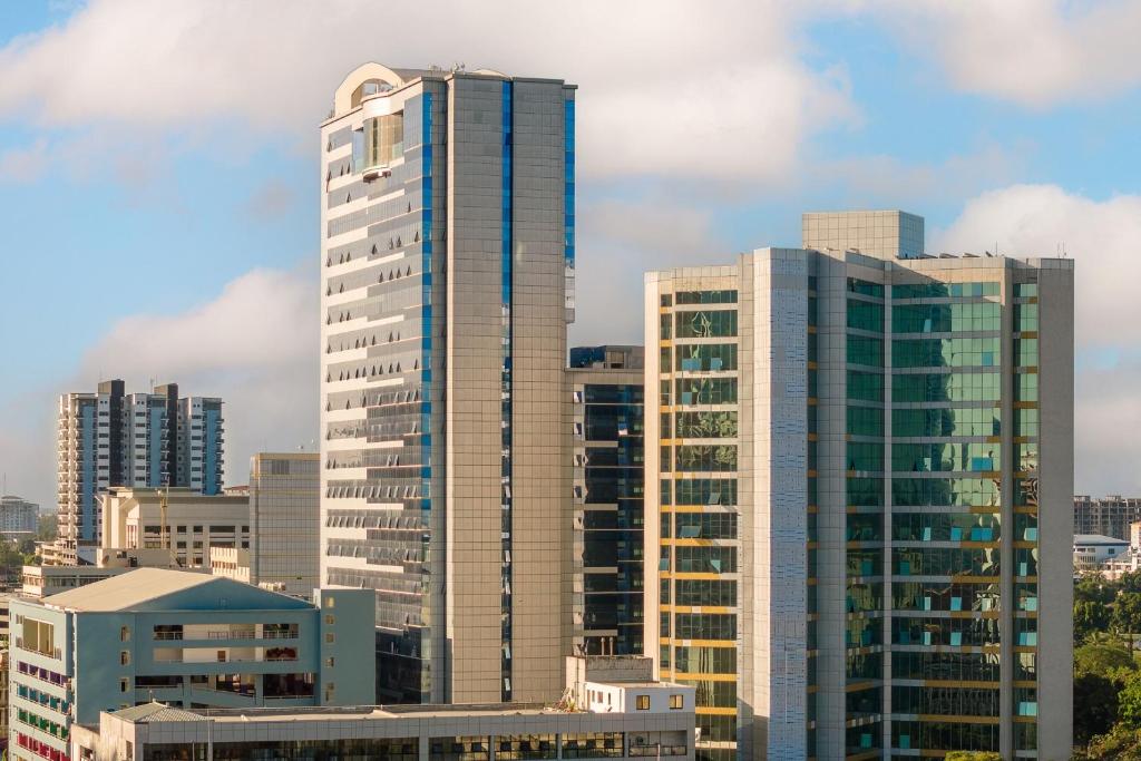 Four Points by Sheraton Dar es Salaam New Africa - Deluxe, Zimmer Mit 2 Einzelbetten, Poolblick