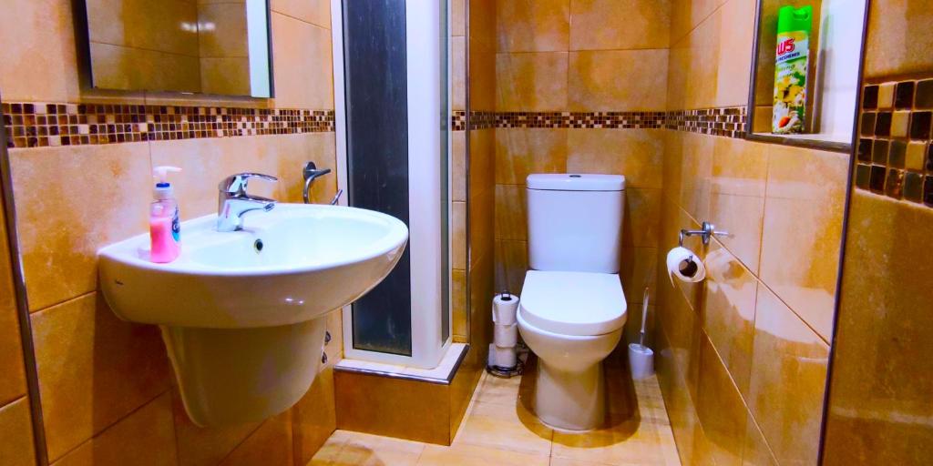 Bagno di Unobstructred seaviews, 2BR, Kingbeds, Fully ACd