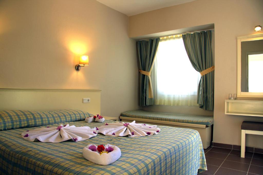 The Blue Lagoon Deluxe Hotel - 