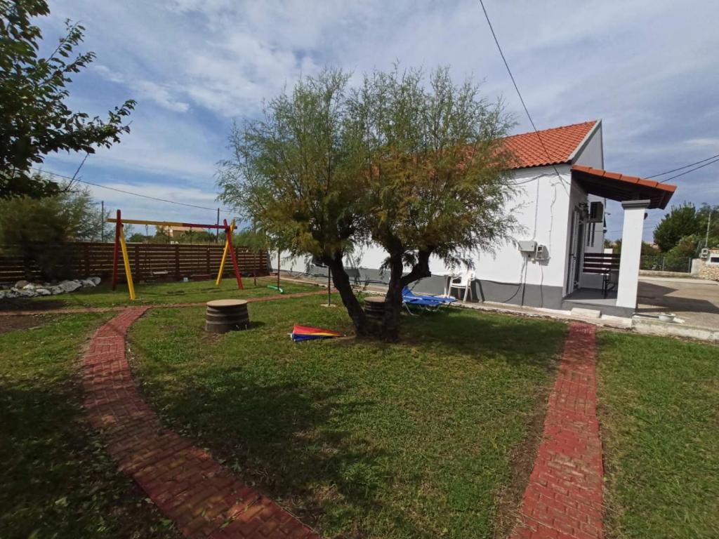 Vonkajšia záhrada v ubytovaní Vila. Dionysos