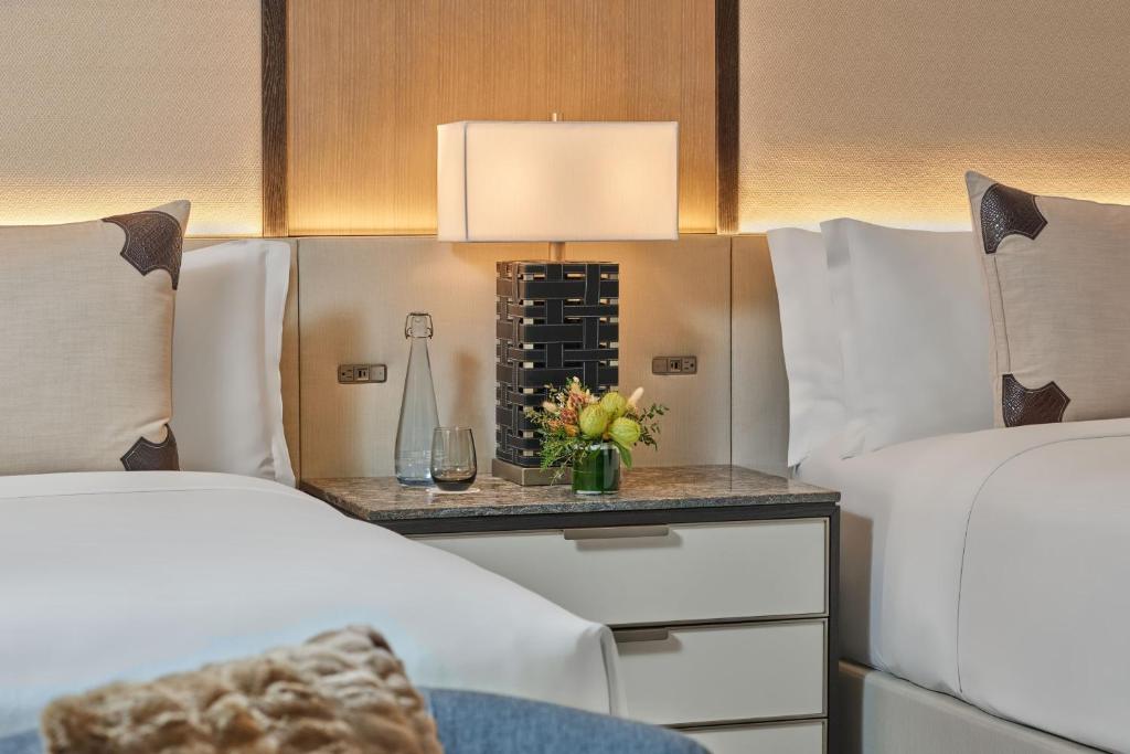 The Ritz-Carlton, Lake Tahoe - Queen Room Met Twee Queensize Bedden - Horen Toegankelijk