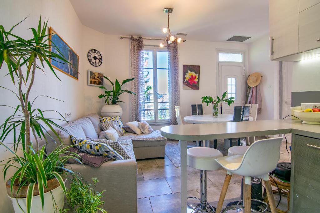Photo de la galerie de l'établissement appartement dans maison de ville avec jardin, à Nice