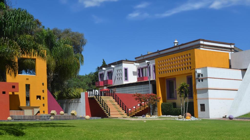 a building with a skate park in front of it at HOTEL BOUTIQUE CASA DEL BOSQUE in Tlaxcala de Xicohténcatl