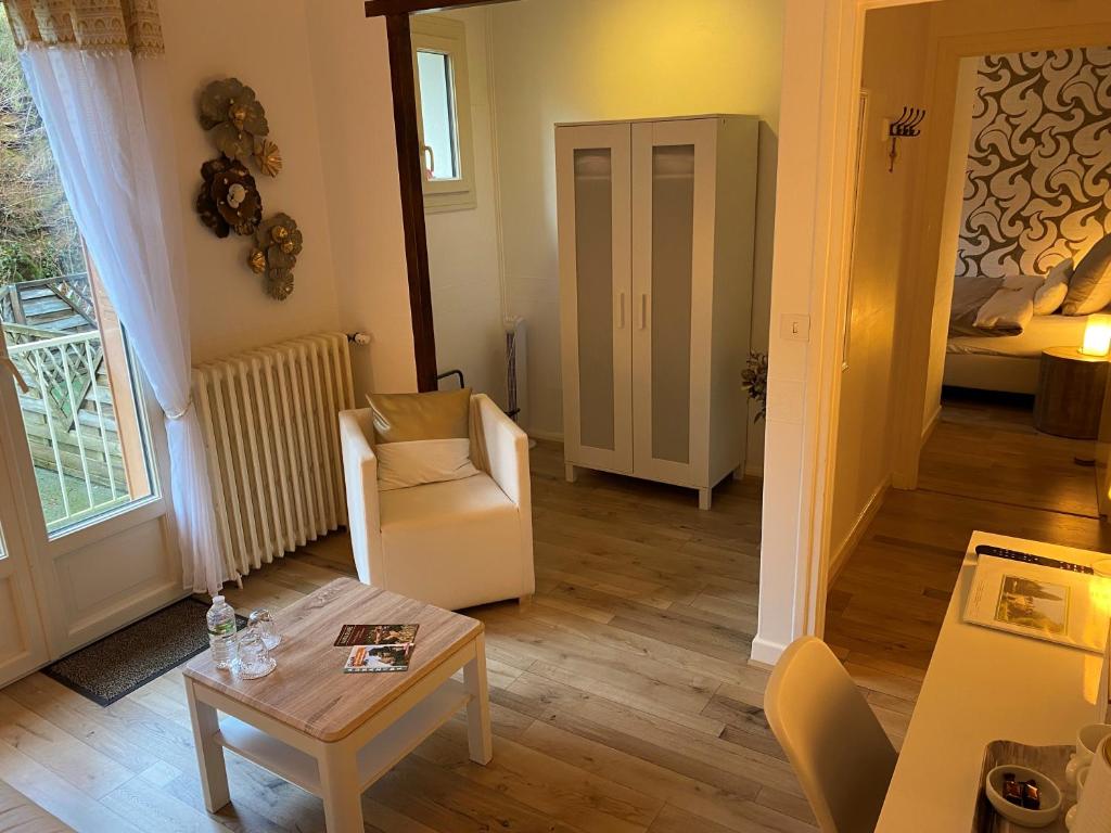 B&B Le Saut de la Bergère - Suite Met Terras