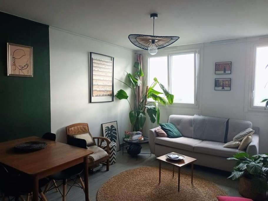 Sunny Flat in Paris