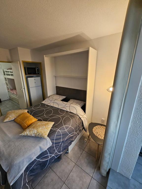 Posteľ alebo postele v izbe v ubytovaní Studio Sanary-sur-Mer proche gare