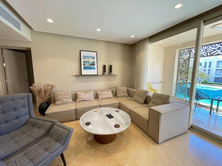 Χώρος καθιστικού στο Stunning 2 BR/ Free Beach & Pool Access @ Mangroovy, El Gouna