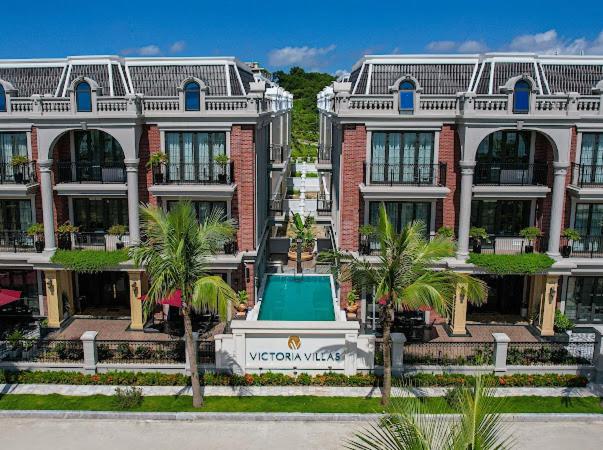 Hồ bơi trong/gần Victoria Villas