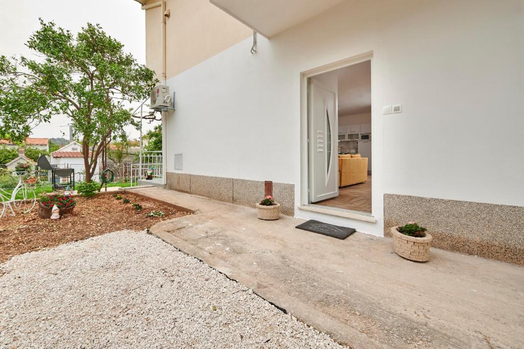 Zahrada ubytování New 4* apartman Zoa in Trogir