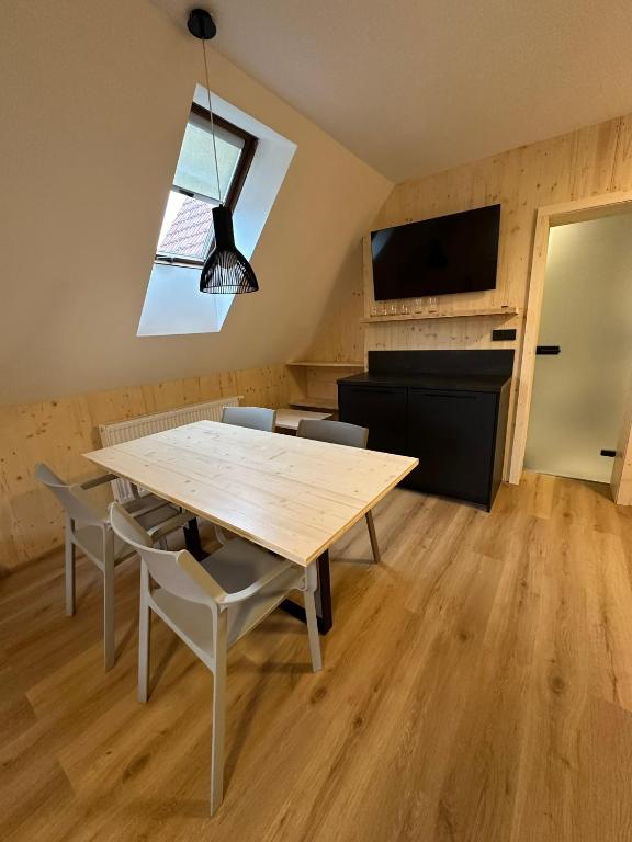 Kuchyň nebo kuchyňský kout v ubytování Penzion a Restaurace Pod Sjezdovkou