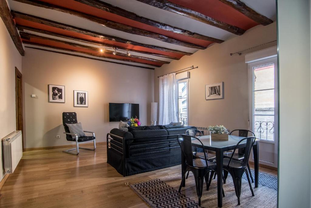 A seating area at Haro Apartments
