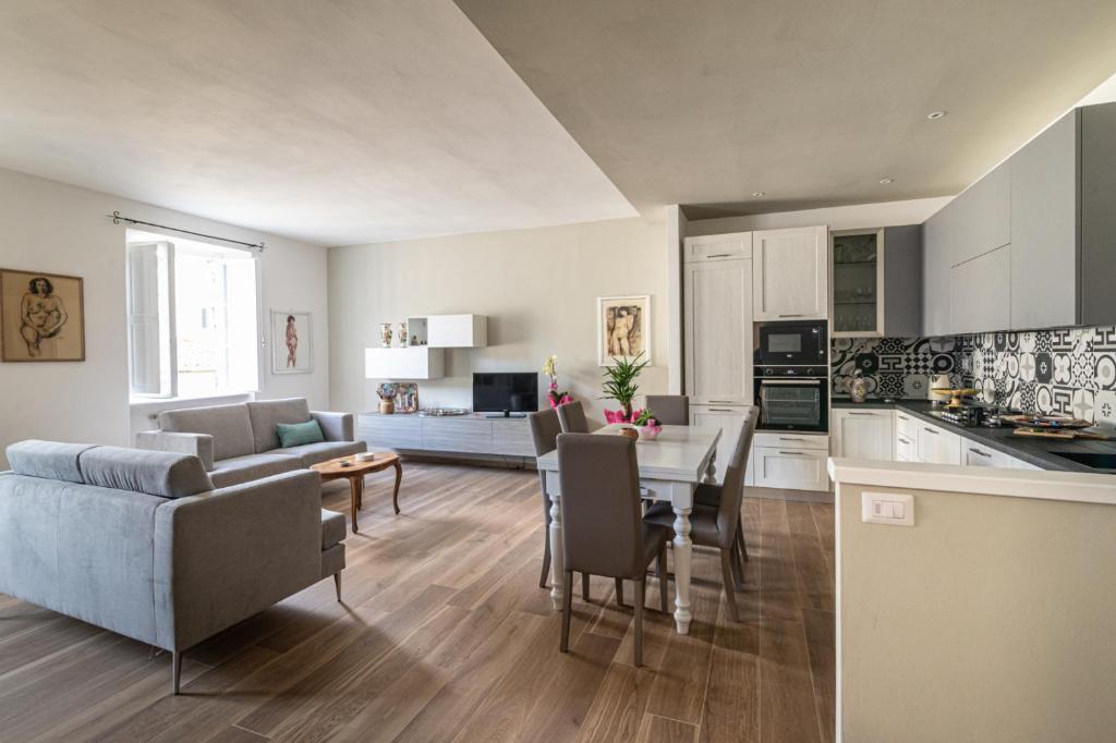 Kuchyň nebo kuchyňský kout v ubytování La casa del pittore Squillantini suite
