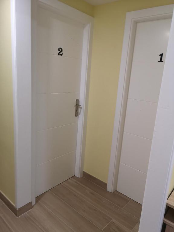 Fotografie z fotogalerie ubytování Hostal Mari en La Laguna, alquiler habitación privada en hostal, 6 habitaciones cerca de la universidad y aeropuerto Norte, 3 baños compartidos v destinaci La Laguna