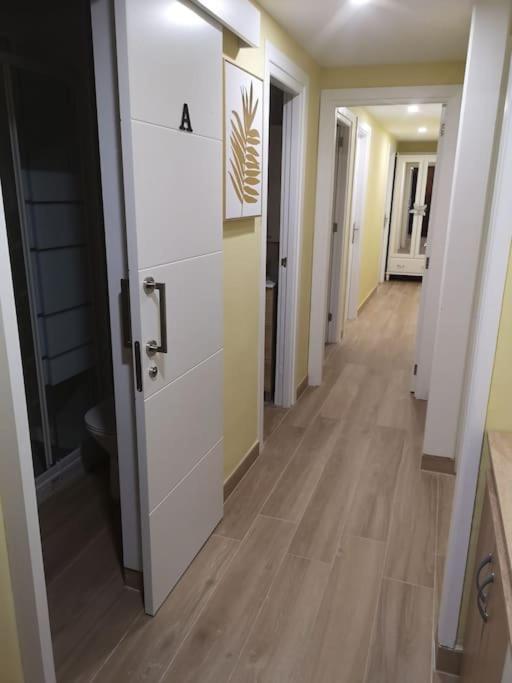 Fotografie z fotogalerie ubytování Hostal Mari en La Laguna, alquiler habitación privada en hostal, 6 habitaciones cerca de la universidad y aeropuerto Norte, 3 baños compartidos v destinaci La Laguna