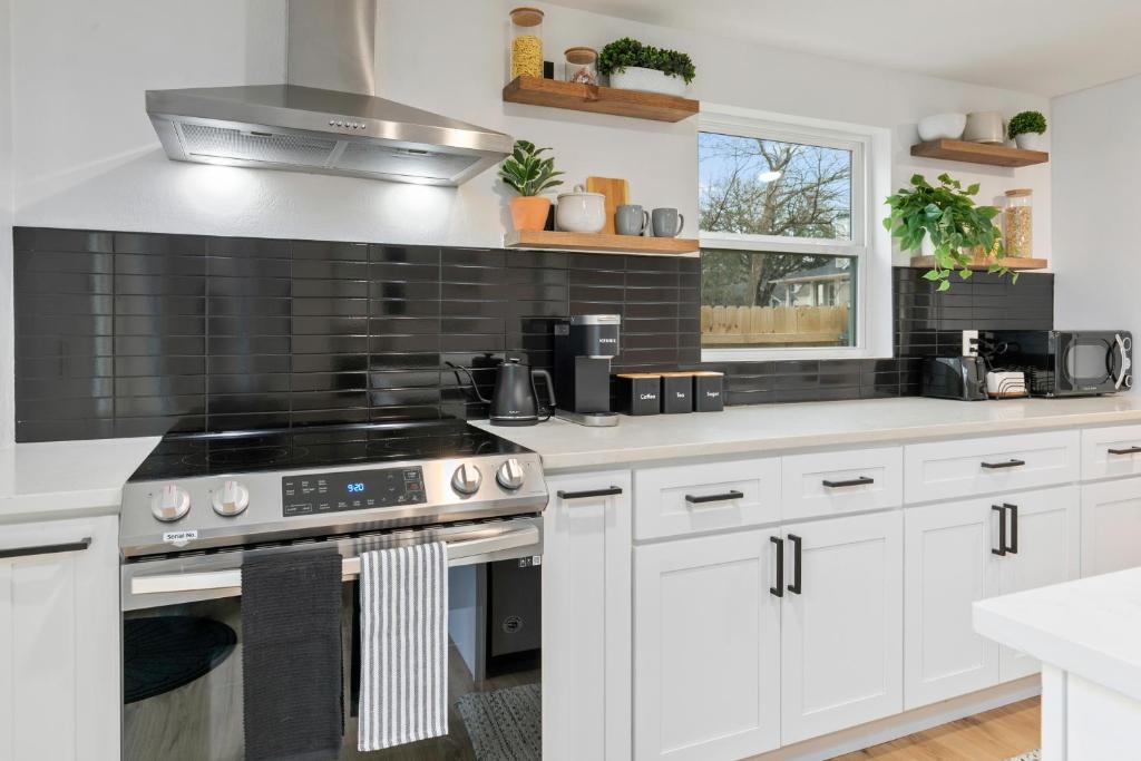 Cozy Home in Downtown McKinney with Backyard - 3ベッドルームの家