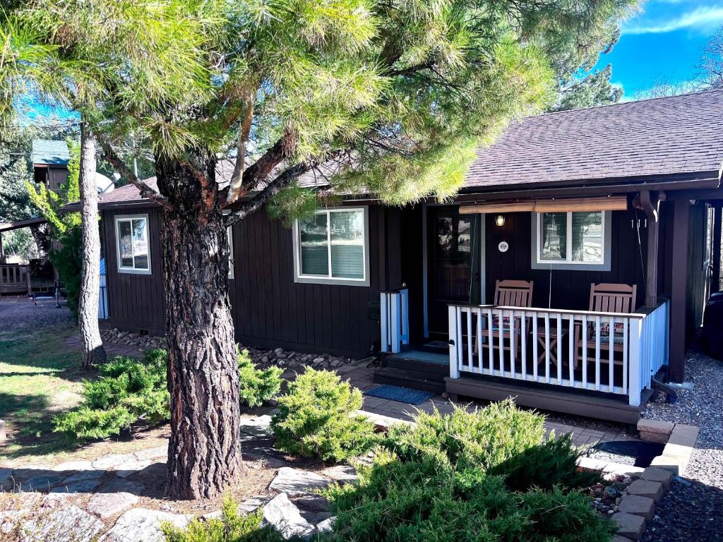 3B/1B Riverfront Retreat Nestled on 1/3 Acre in Payson, YearRound