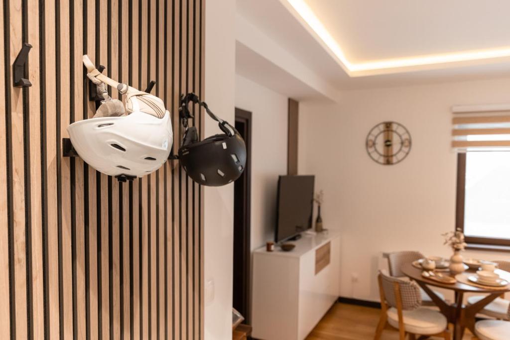 TV a/nebo společenská místnost v ubytování Glečer Kop, Apartment A14, FREE Parking Garage