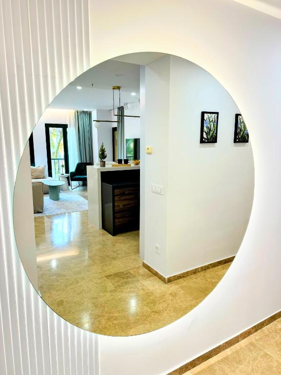 Kuchyň nebo kuchyňský kout v ubytování Luxury Blue Coast Seaside Retreat Marbella