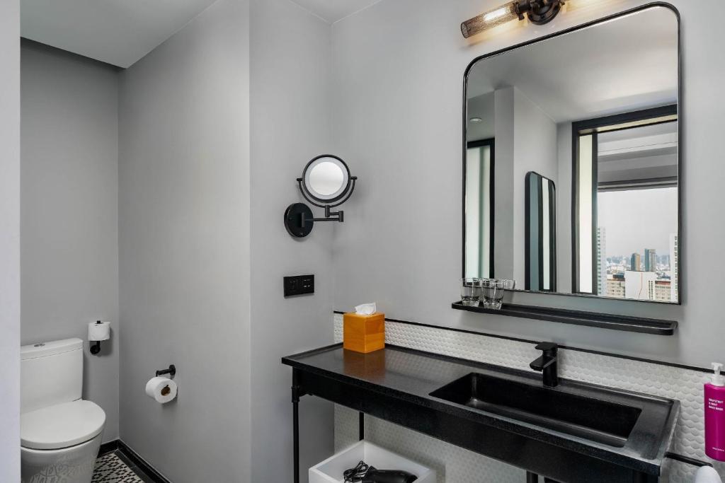 Moxy Bangkok Ratchaprasong - Resim 35