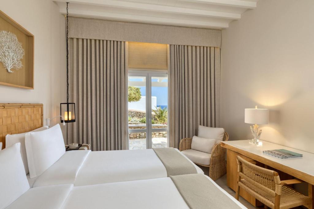 Postel nebo postele na pokoji v ubytování Santa Marina, A Luxury Collection Resort, Mykonos