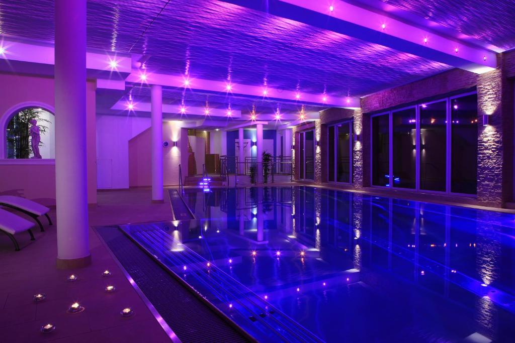 Bazén v ubytování Hotel Schönruh nebo v jeho okolí