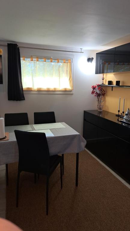 Kuchyň nebo kuchyňský kout v ubytování Studio maxi 3 pers, acces facile, proche gare pour Paris